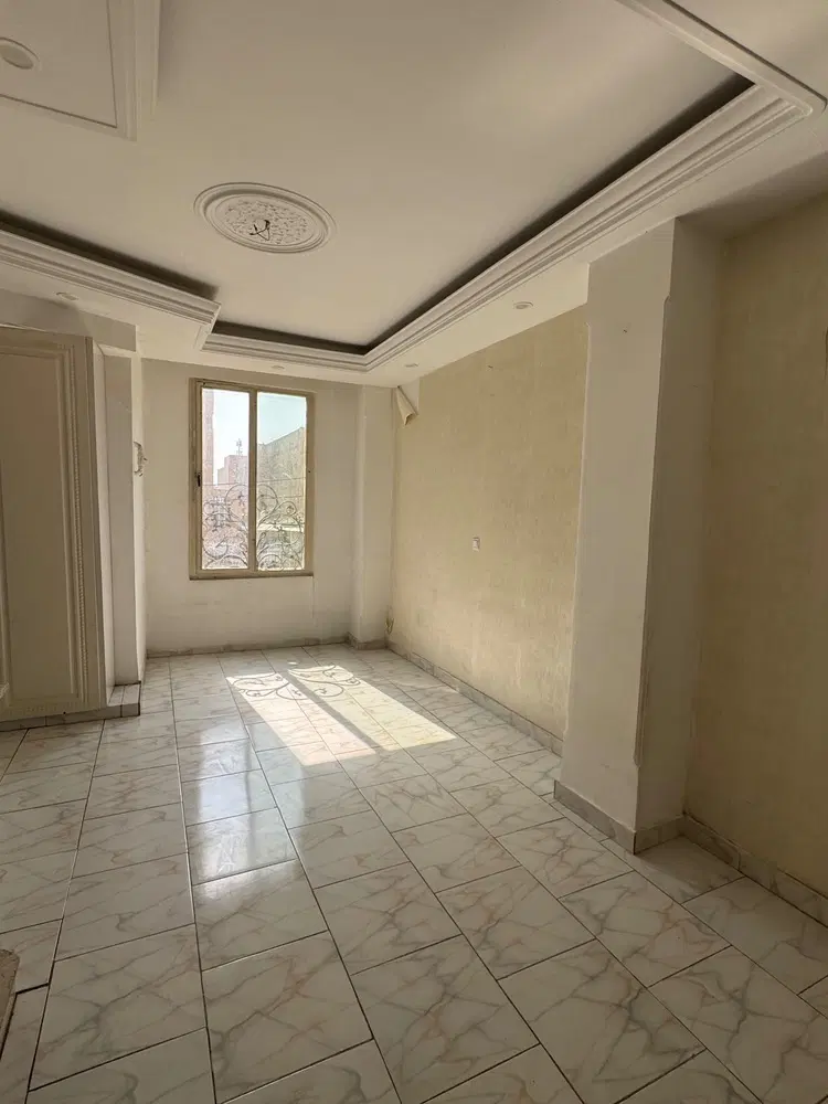 واحد 45 متری رو به نما و آفتاب گیر