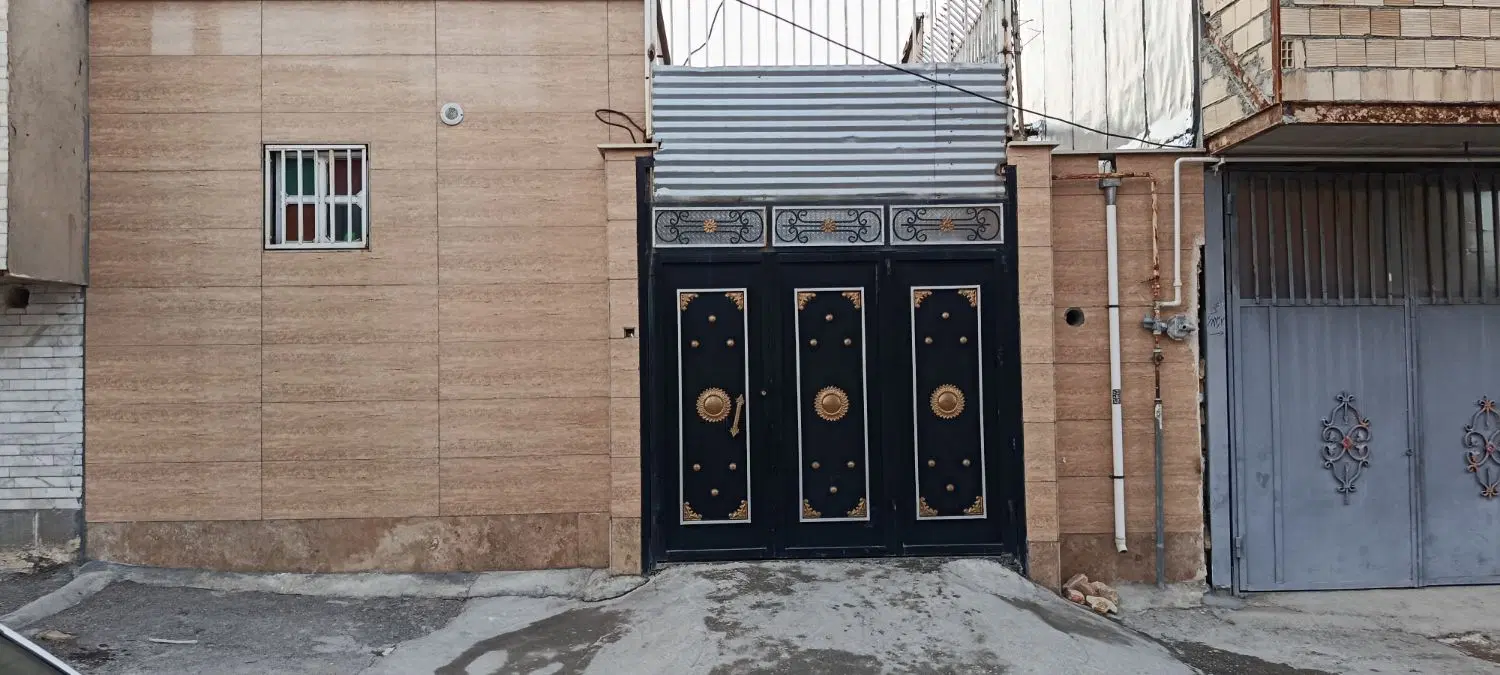خانه خیابان حافظ 8متری مرادی