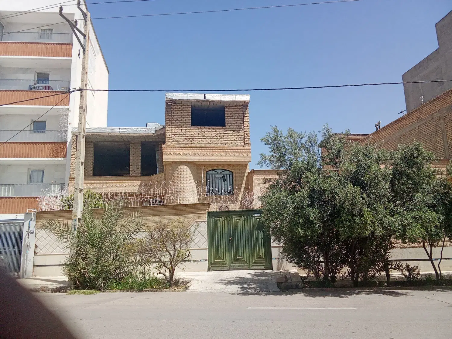منزل ویلایی درب ساختمان فاز یک میانرود