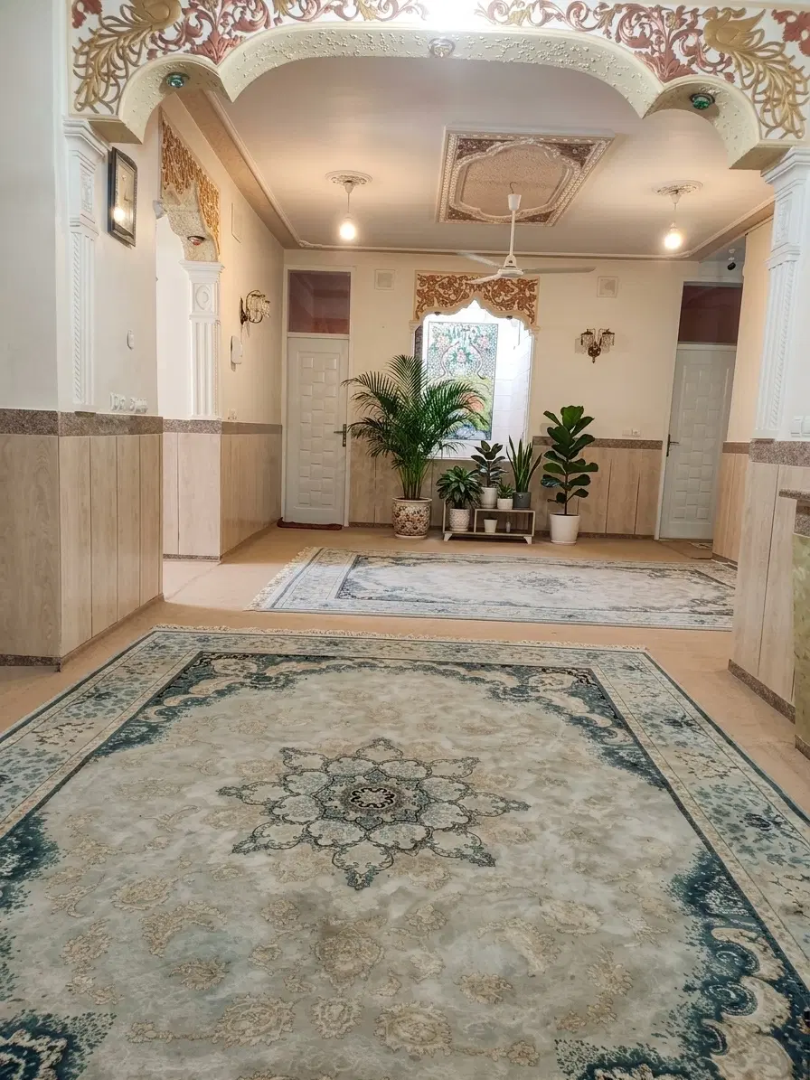 ویلایی ۲۶۴ متر فول بازسازی شده سر دو نبش
