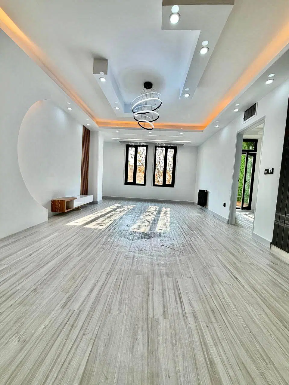 ۶۰متر _ فول دیزاین آسانسور پارکینگ سندی