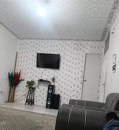 واحد طبقه اول هفتاد متری