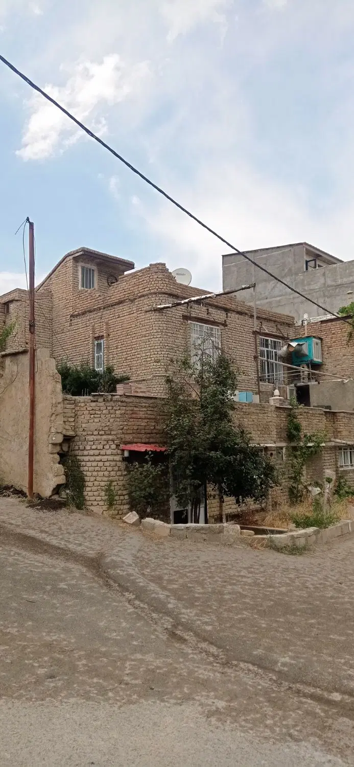 فروش خانه مسکونی حیاط دار