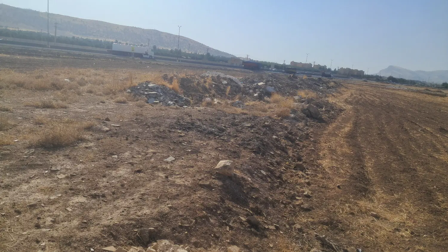 زمین تجاری مسکونی متراج۷۳۵متر.متری۱۰میلیون تومان