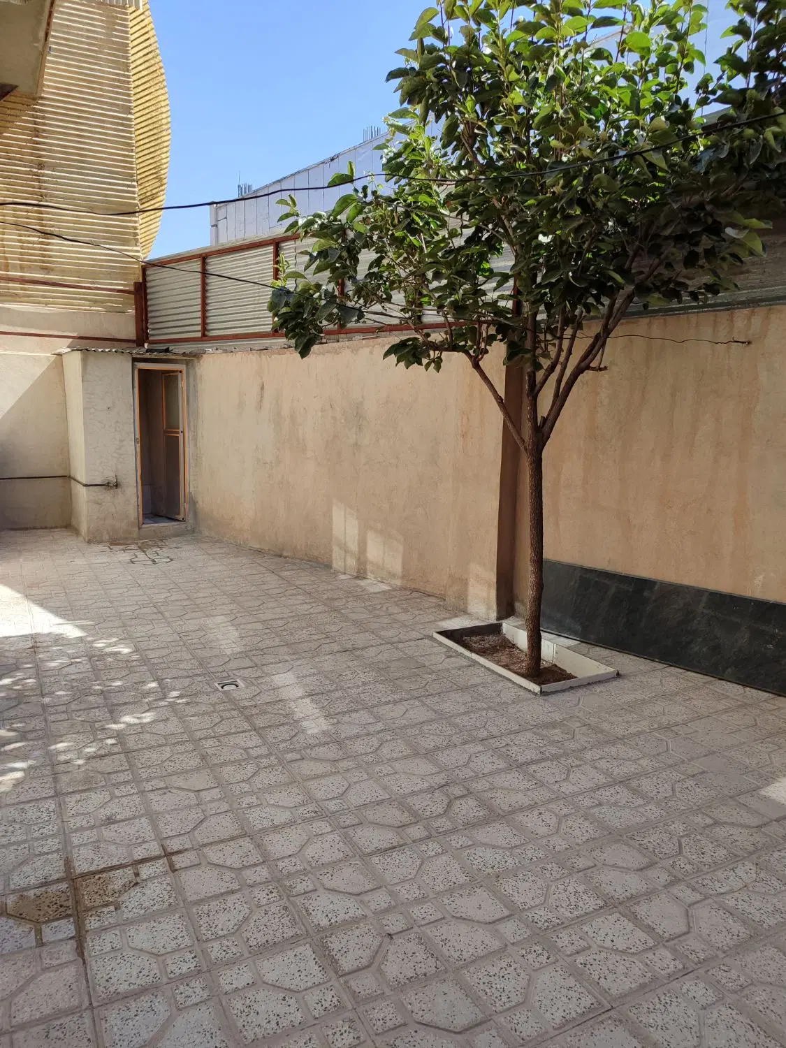 اجاره منزل مسکونی واقع در فرودگاه قدیم