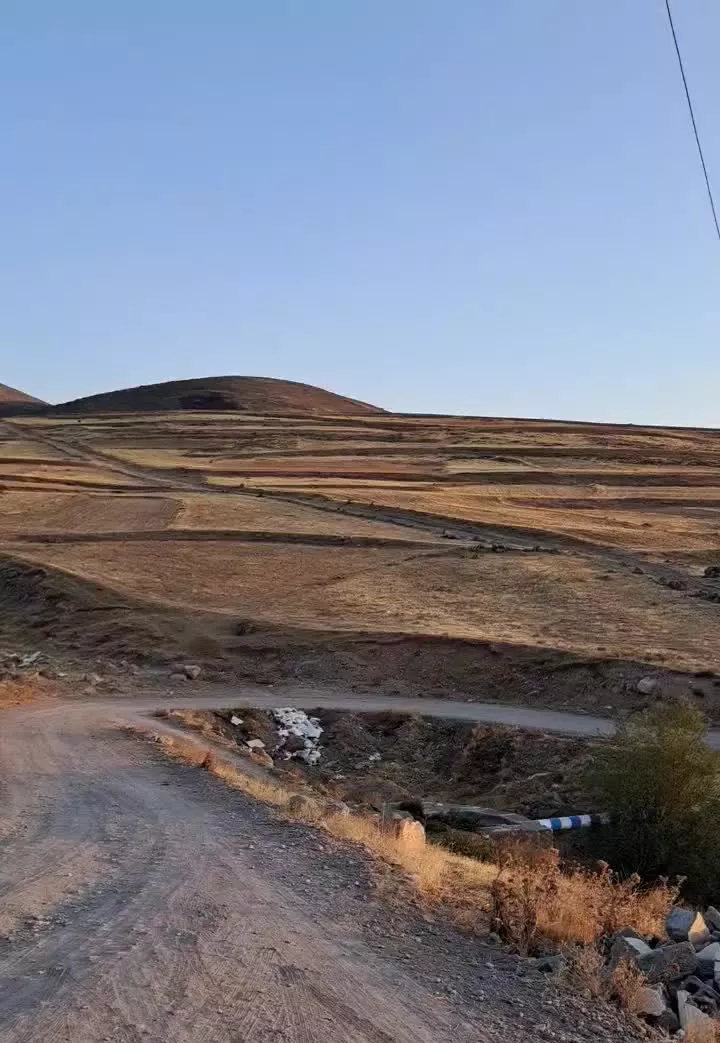 ۱ هکتار زمین مناسب هتل و طرح روبروی پا معلق