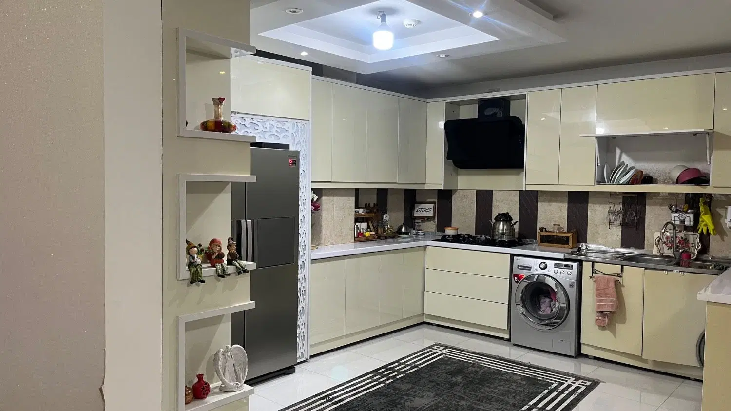 ۷۳متر(پارکینگ و انباری سندی)