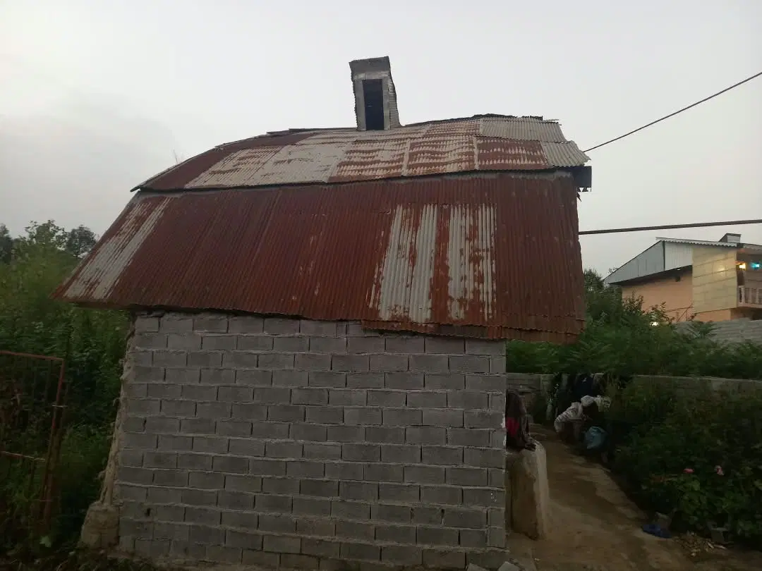 ویلایی قدیمی کلنگی  نزدیک سوستان لاهیجان