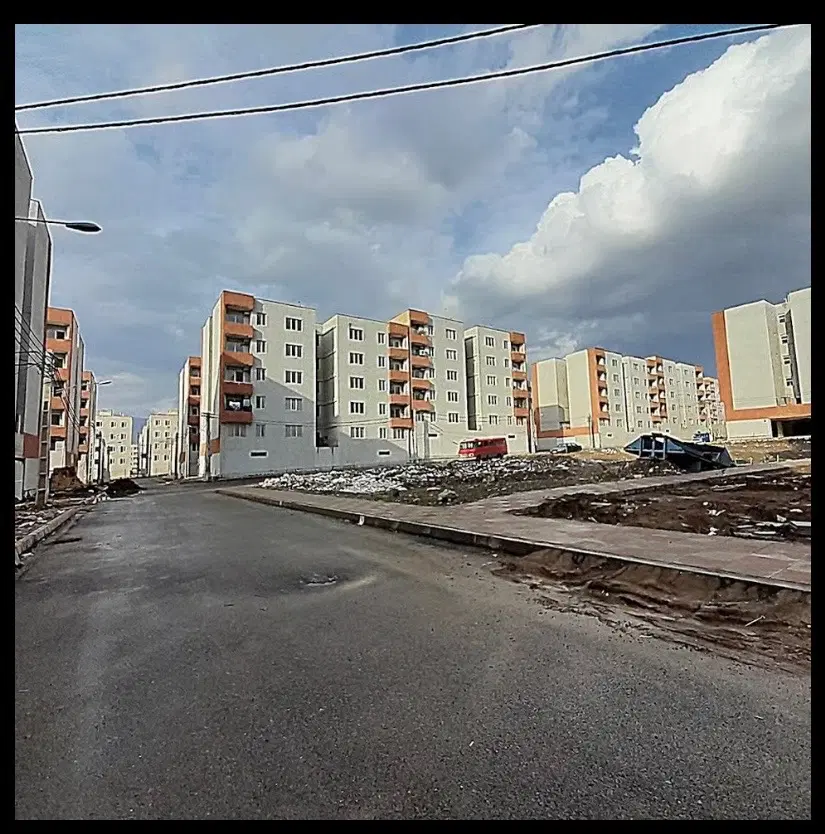 ۷۷متر ۲خوابه تحویل فاز ۷ خ سرزمین شهرک ارتیمان
