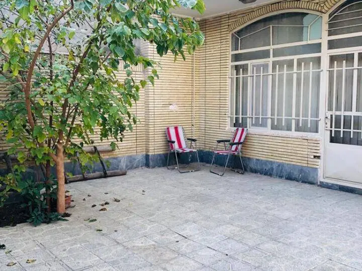 اجاره منزل مسکونی حیاط دار همکف نور