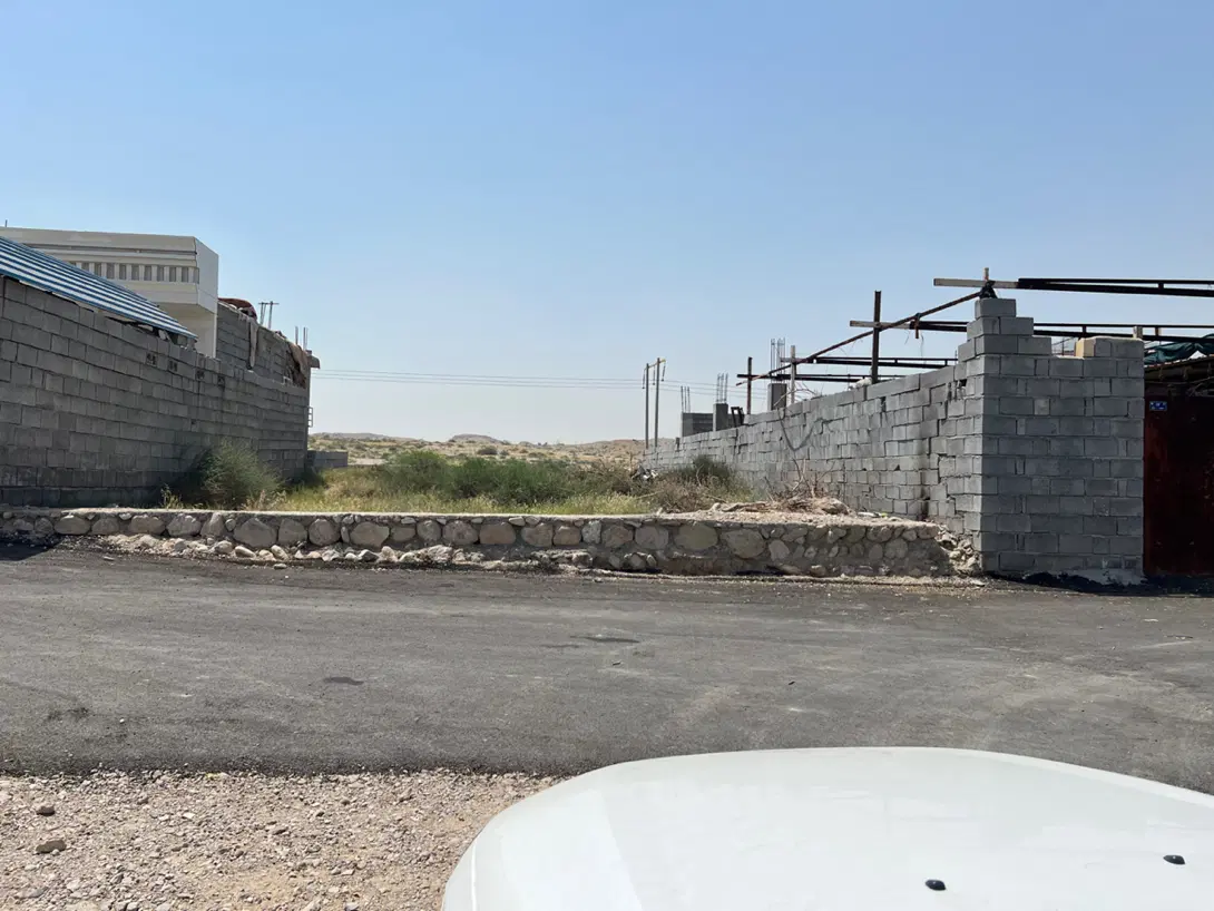 زمین ۲۰۰متری تازیان