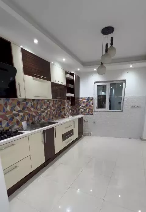 اجاره آپارتمان ۸۳ متری در بلوارکاج