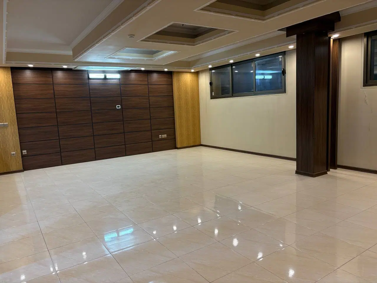 آپارتمان ۱۳۰ متری دو خواب خیابان مسکن