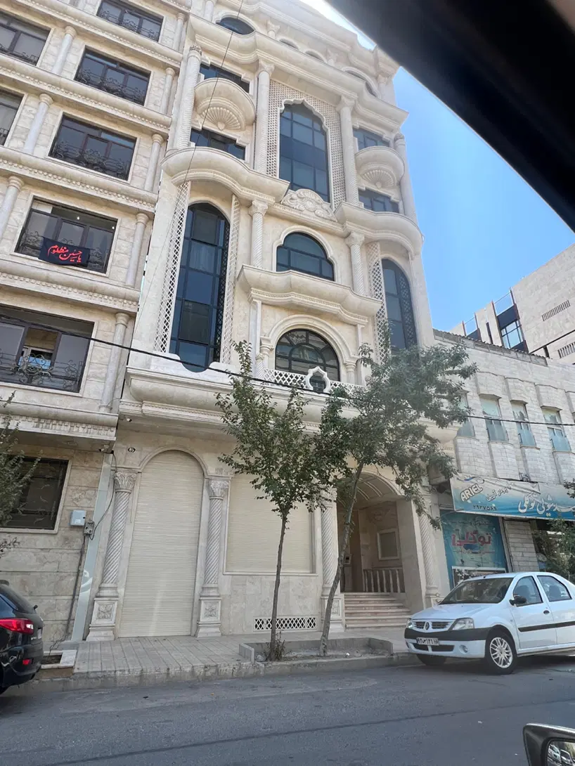 1000 متر زمین بر بلوار دانشگاه تراکم 9 سقف
