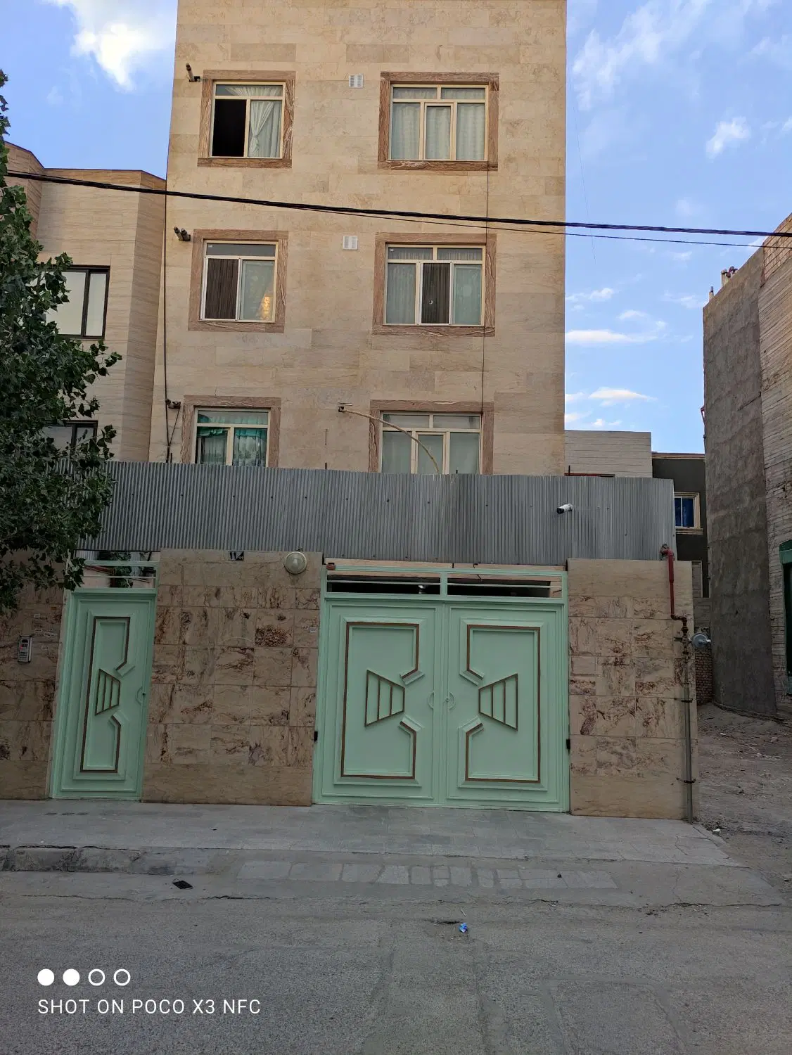 آپارتمان ۹۵متری ۷۵۰۰۰۰۰۰۰۰