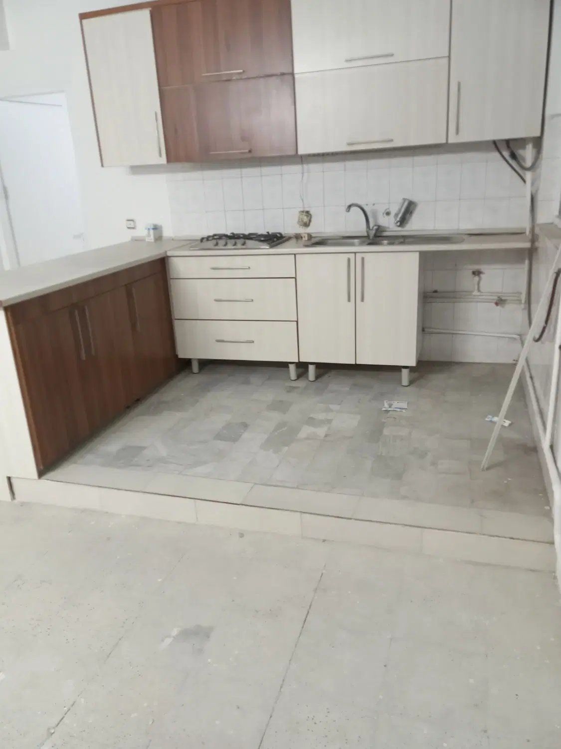 ۴۸ متر با پارکینگ و انباری فروشنده واقعی