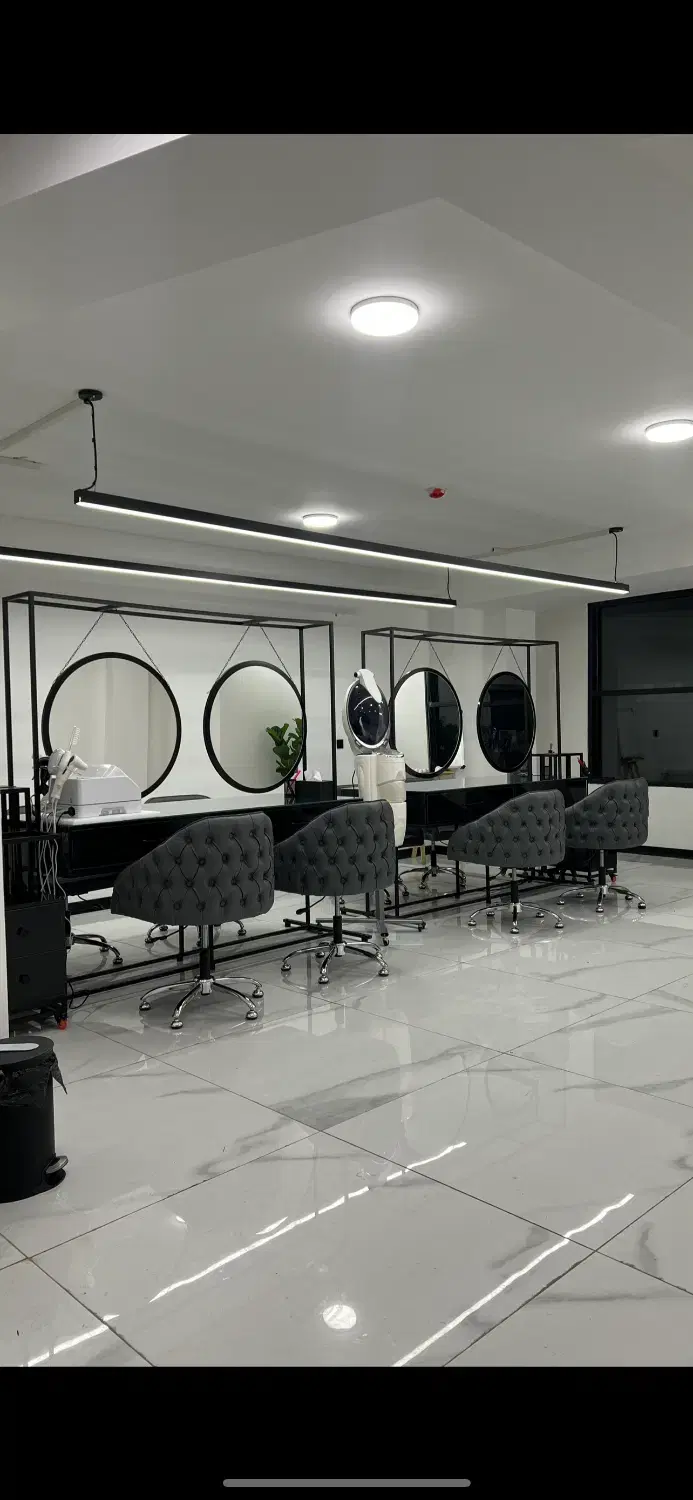 اجاره صندلی به رنگکار و پدیکور کار