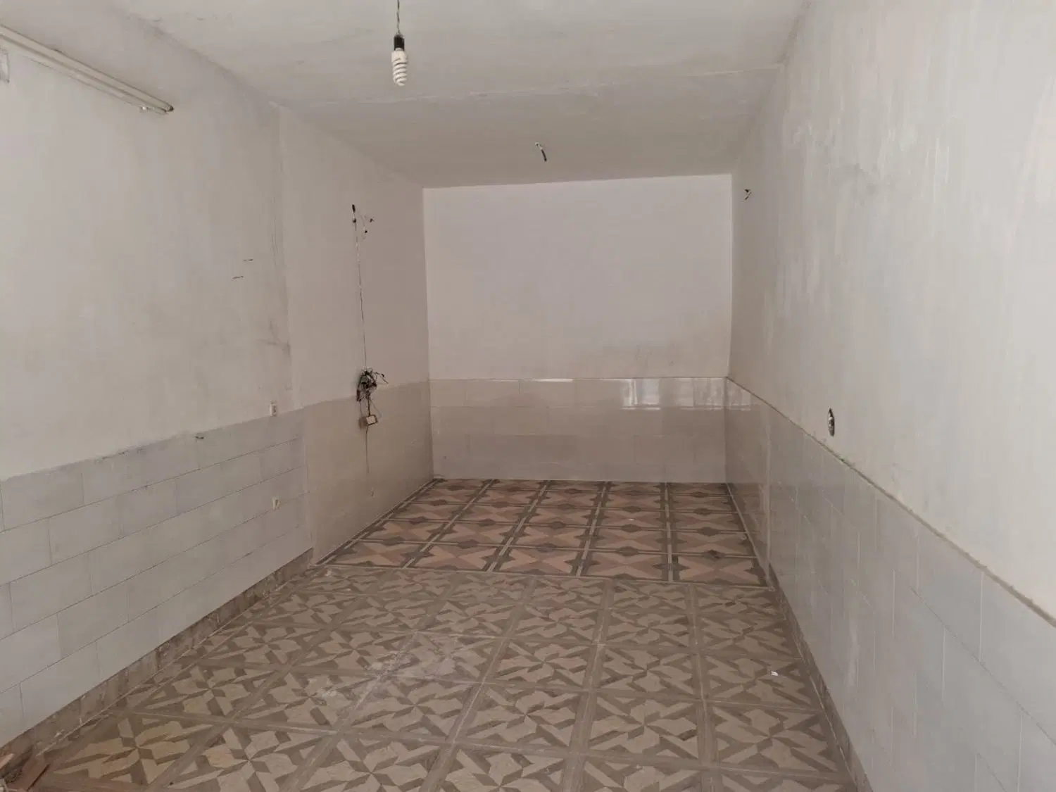 فروش یک باب مغازه خیابان رسالت موقعیت خوب