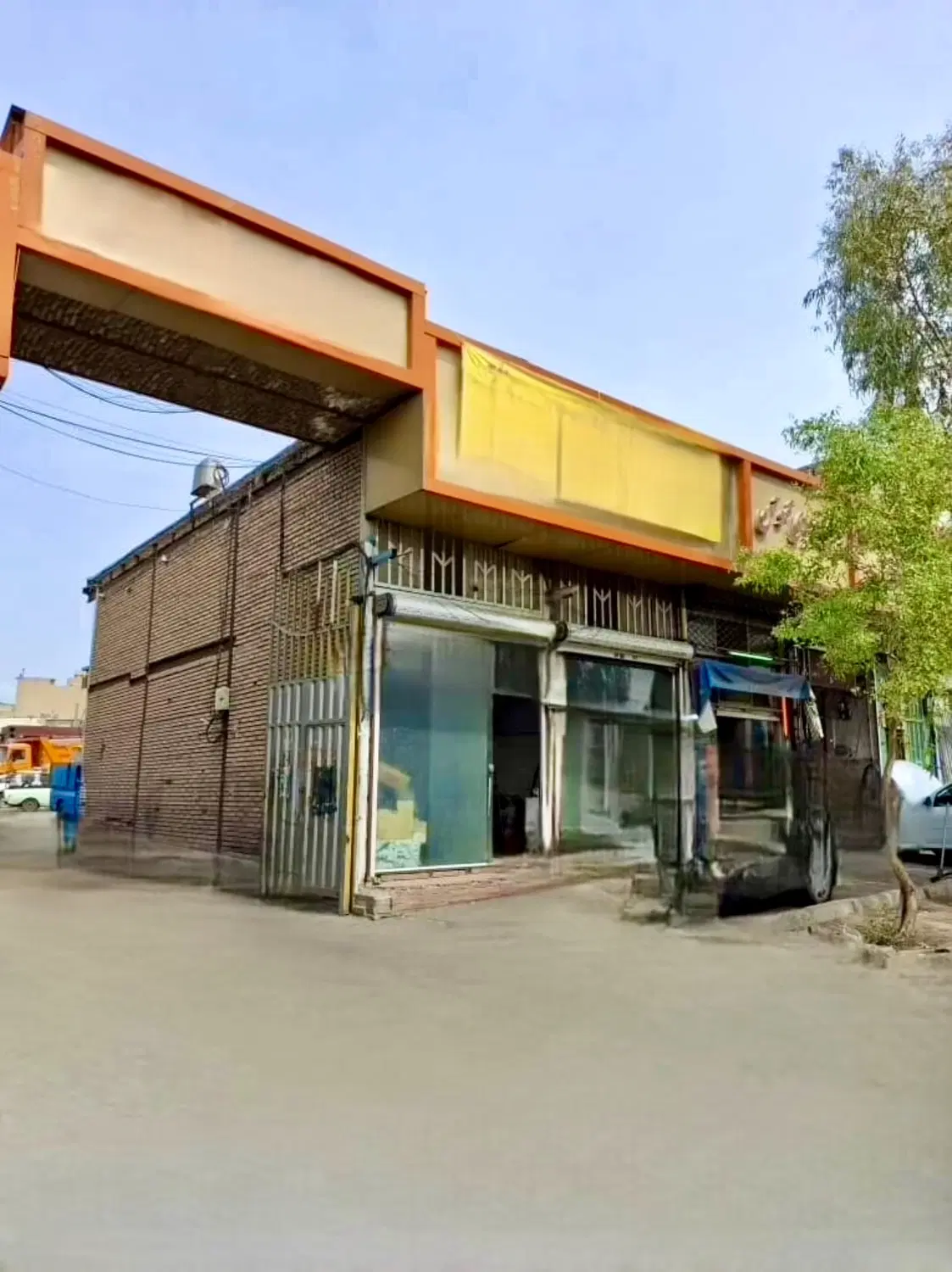 فروش ملک تجاری صنعتی سنددار با مشاعات ۴۰۰ متری