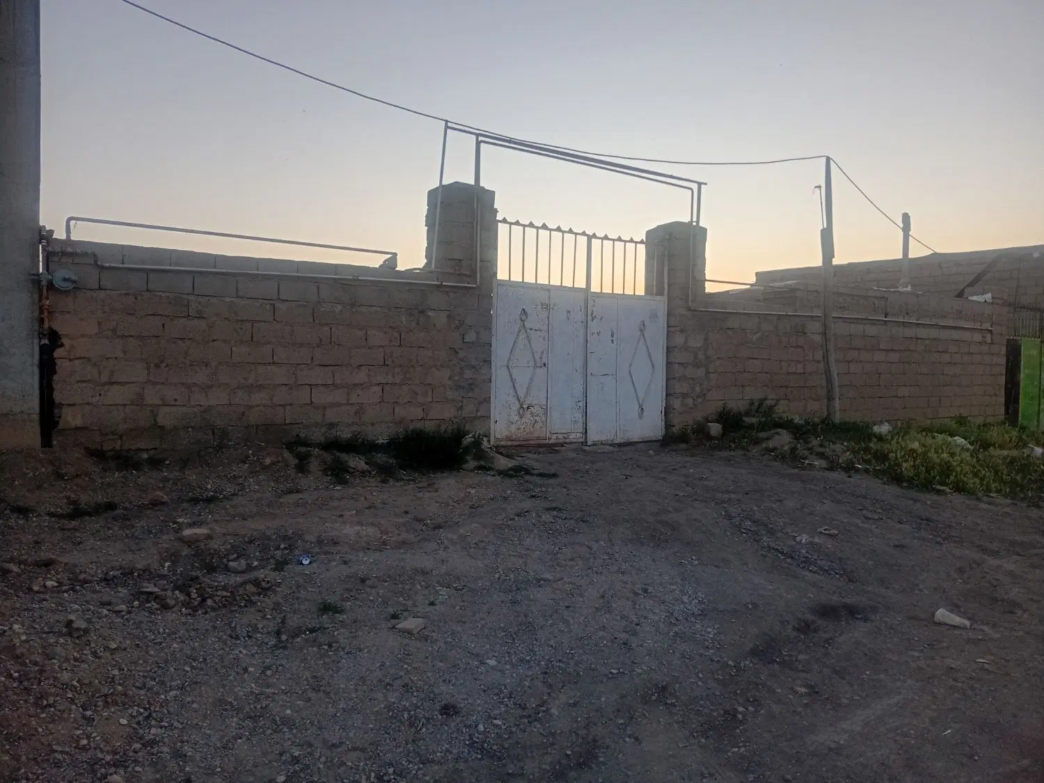 حیاط وخانه