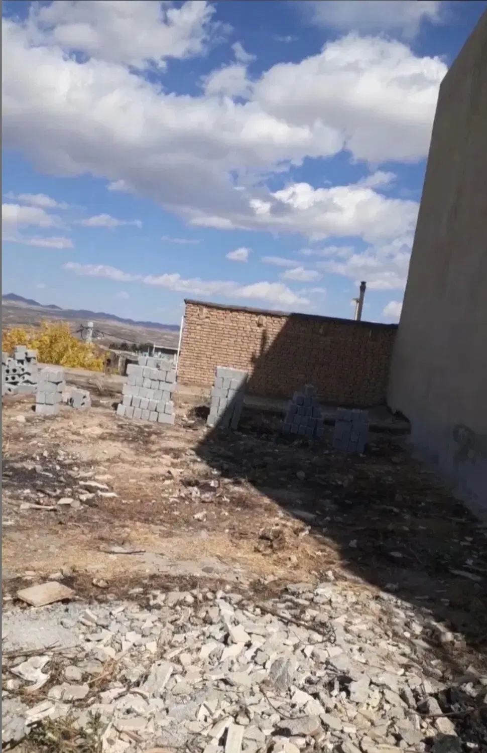 زمین ۵۶۰متر مسکونی فروش
