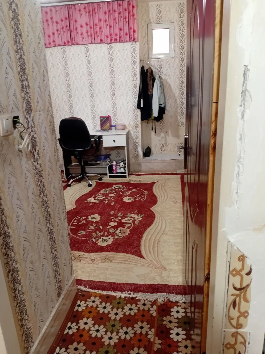 خانه دو طبقه با مغازه