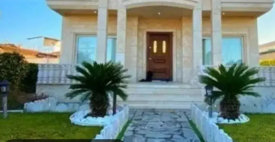 ویلایی با موقعیت تجاری بر خیابان