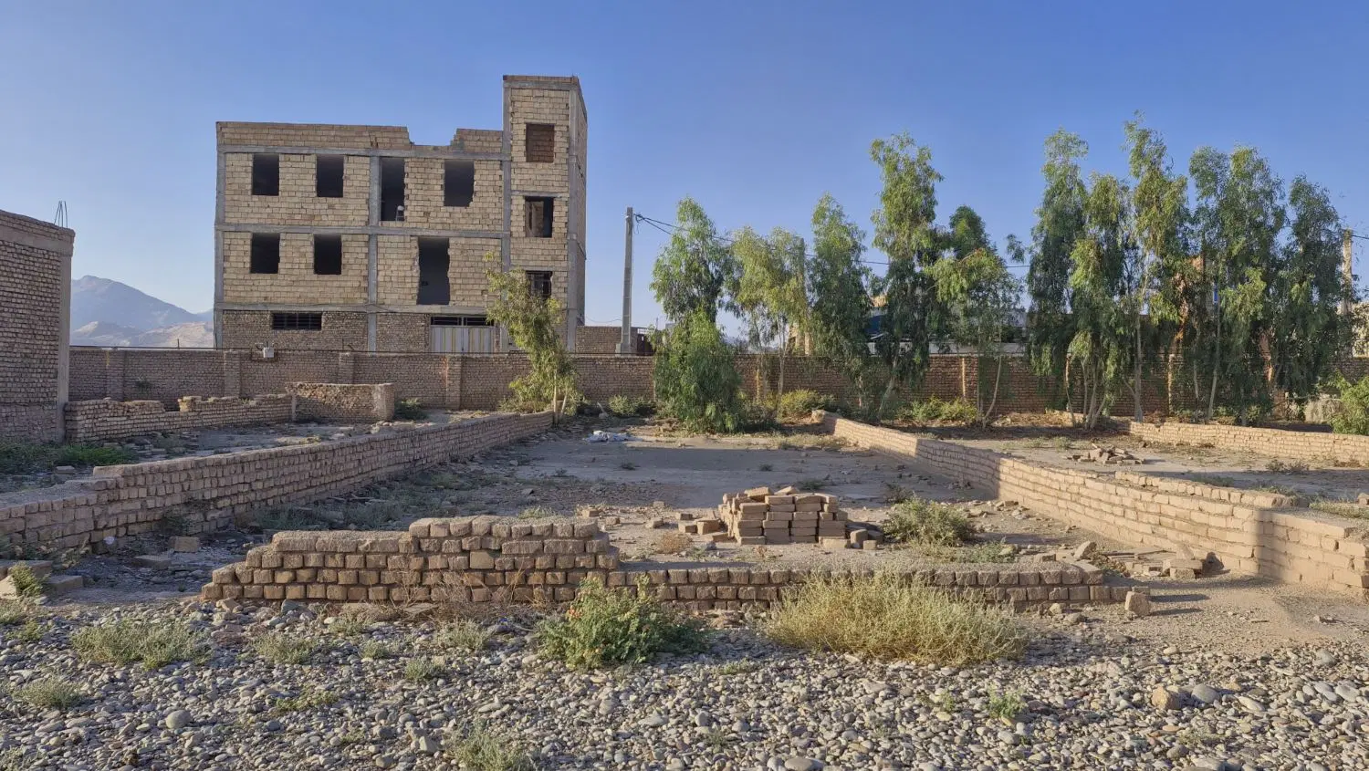 زمین حسین آباد حاج تقی