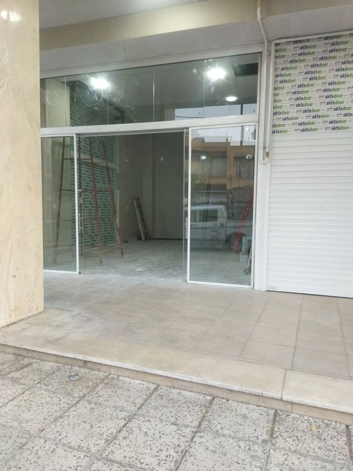 مغازه 35 متری بر خیابان اصلی سر دونبش