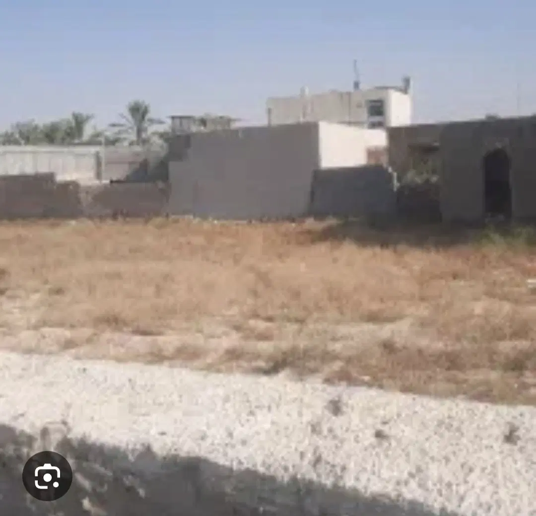 زمین کاکی