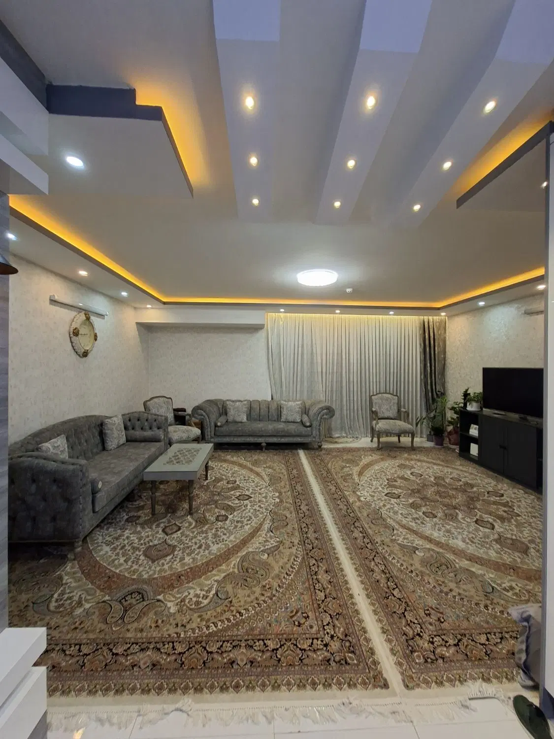 واحد ۹۶ متری خیابان خردمند