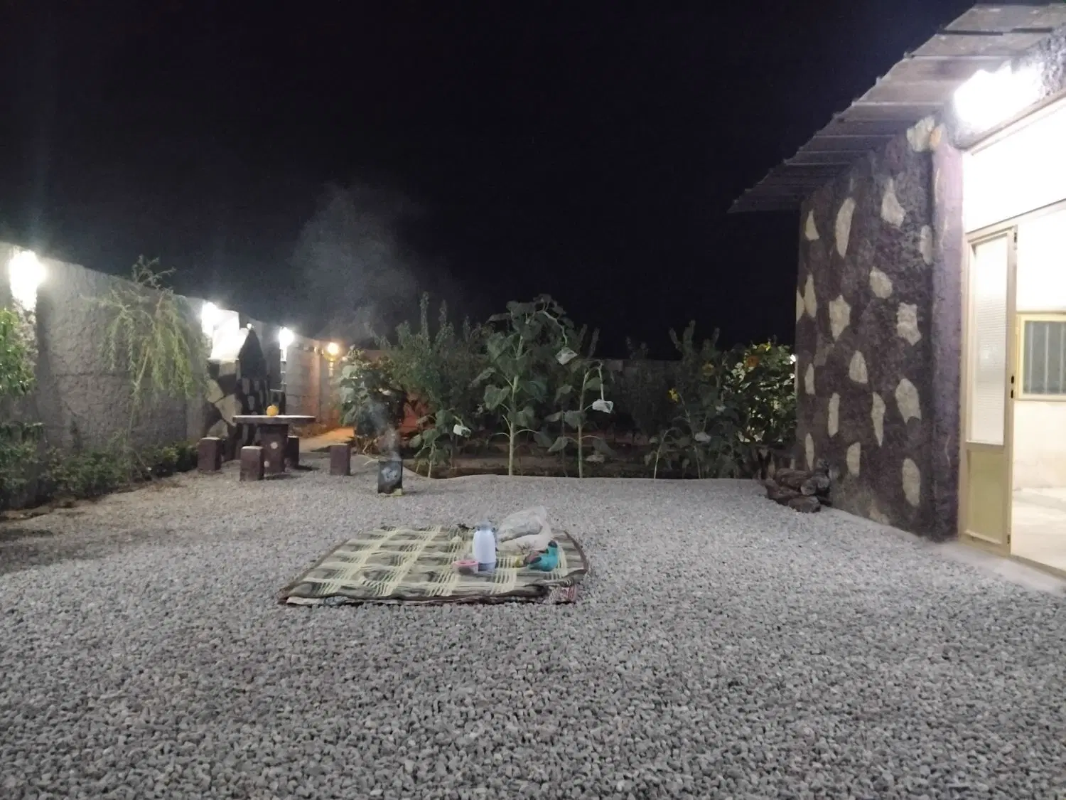 باغ در باغمعروف ۲۹۰ متر با برق آب