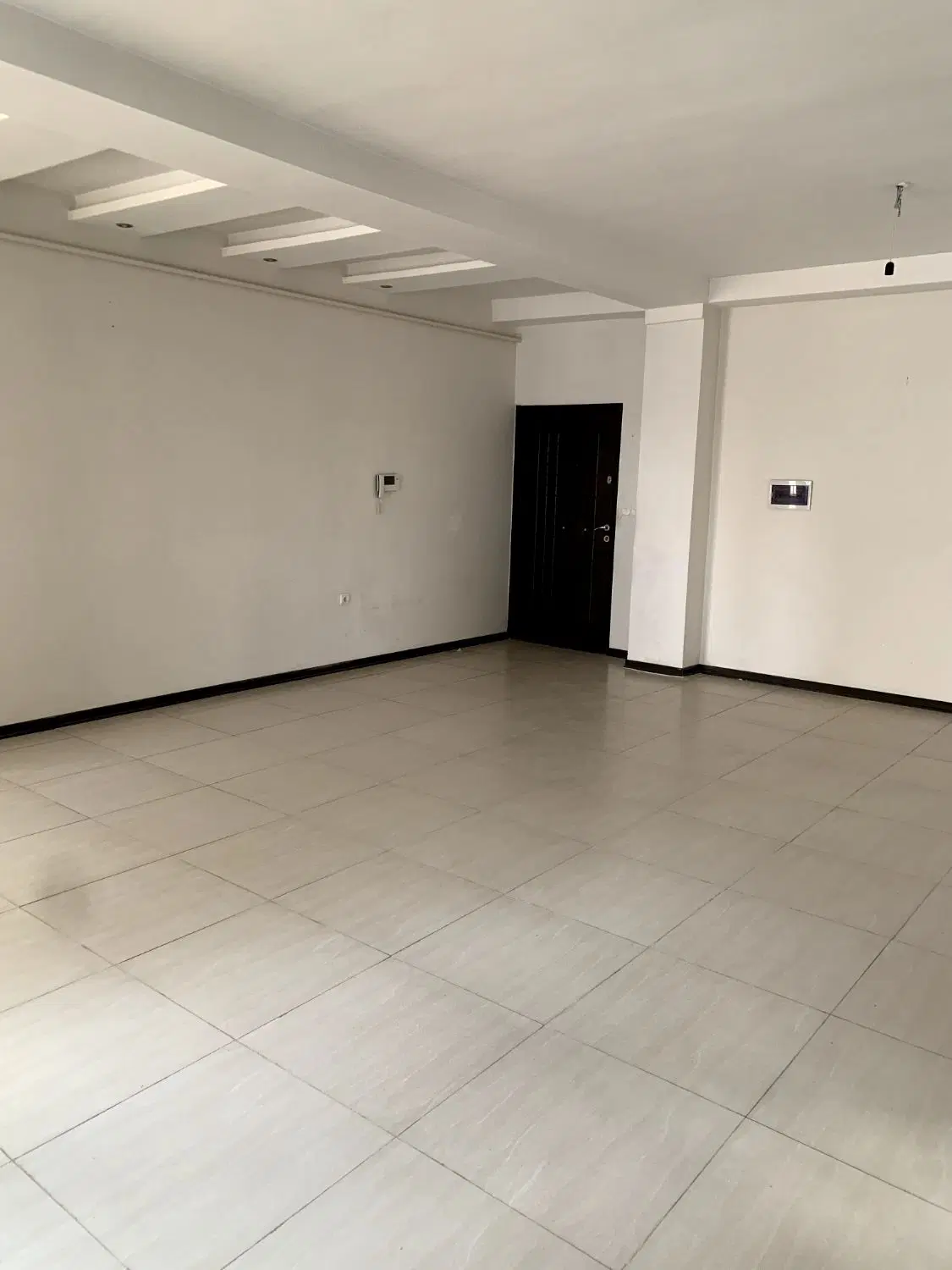 ۱۳۰ متر _ پذیرایی دل‌باز (قابل تبدیل) & ایــوانـکـ