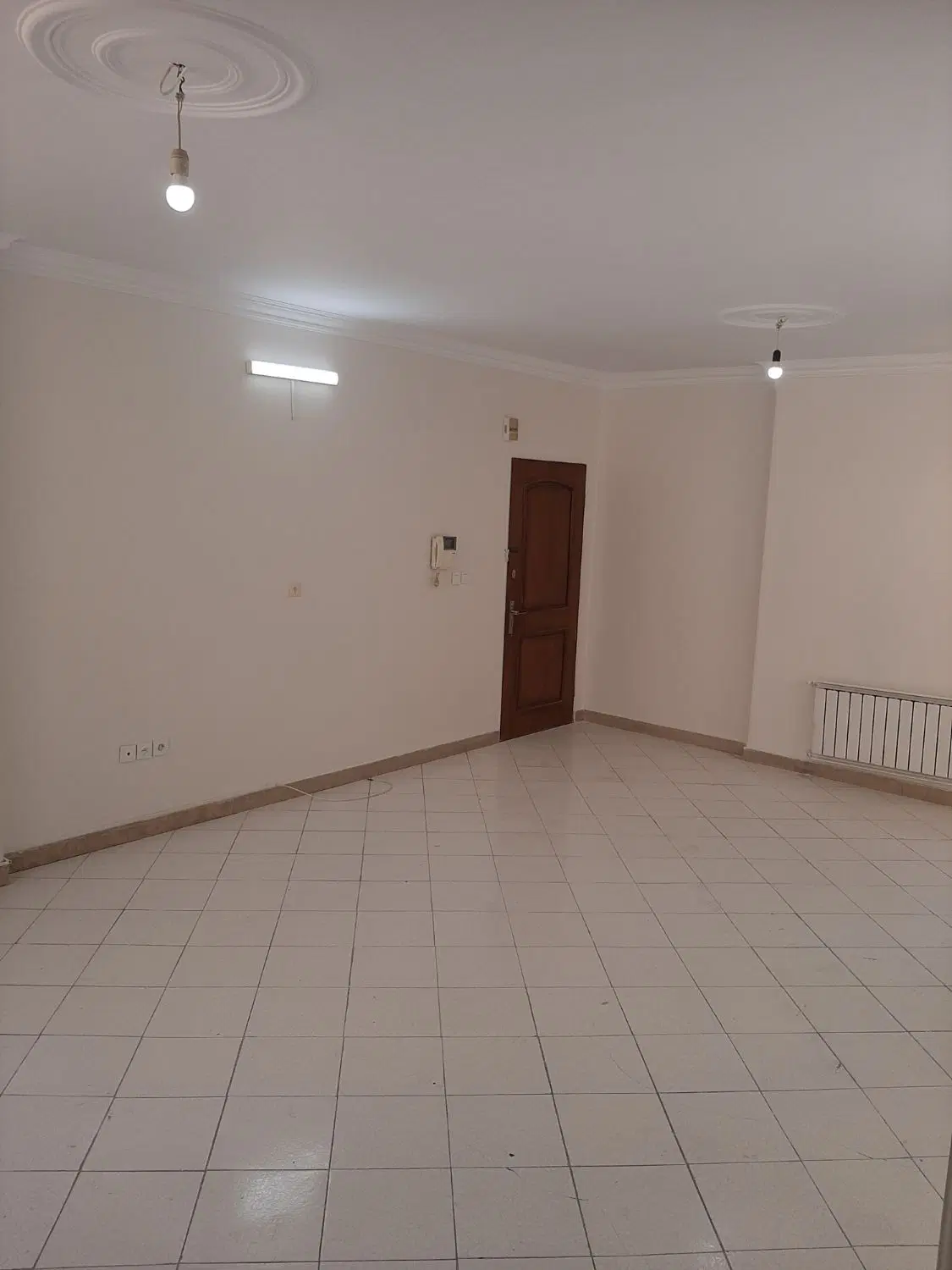 نارمک ۶۲ متر ۱ خواب با پارکینگ و انباری