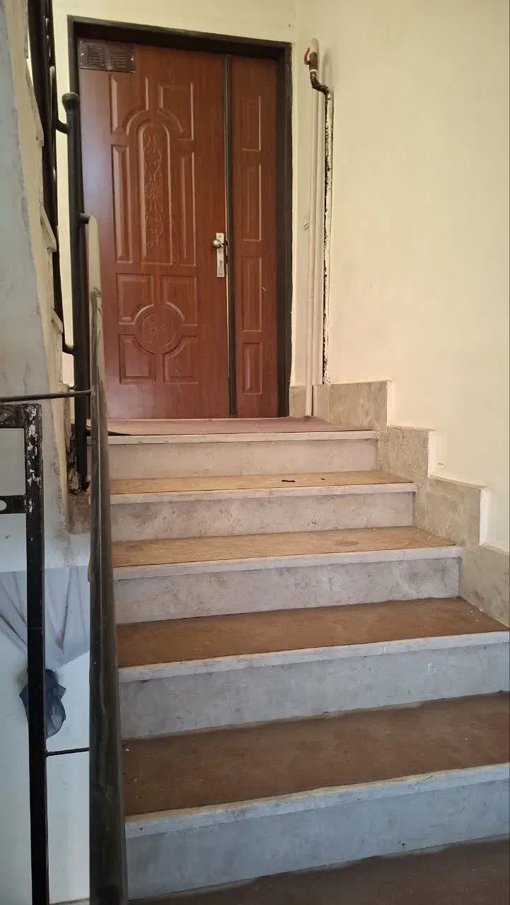 فروش یک باب خانه دو طبقه شهرک مهرگان
