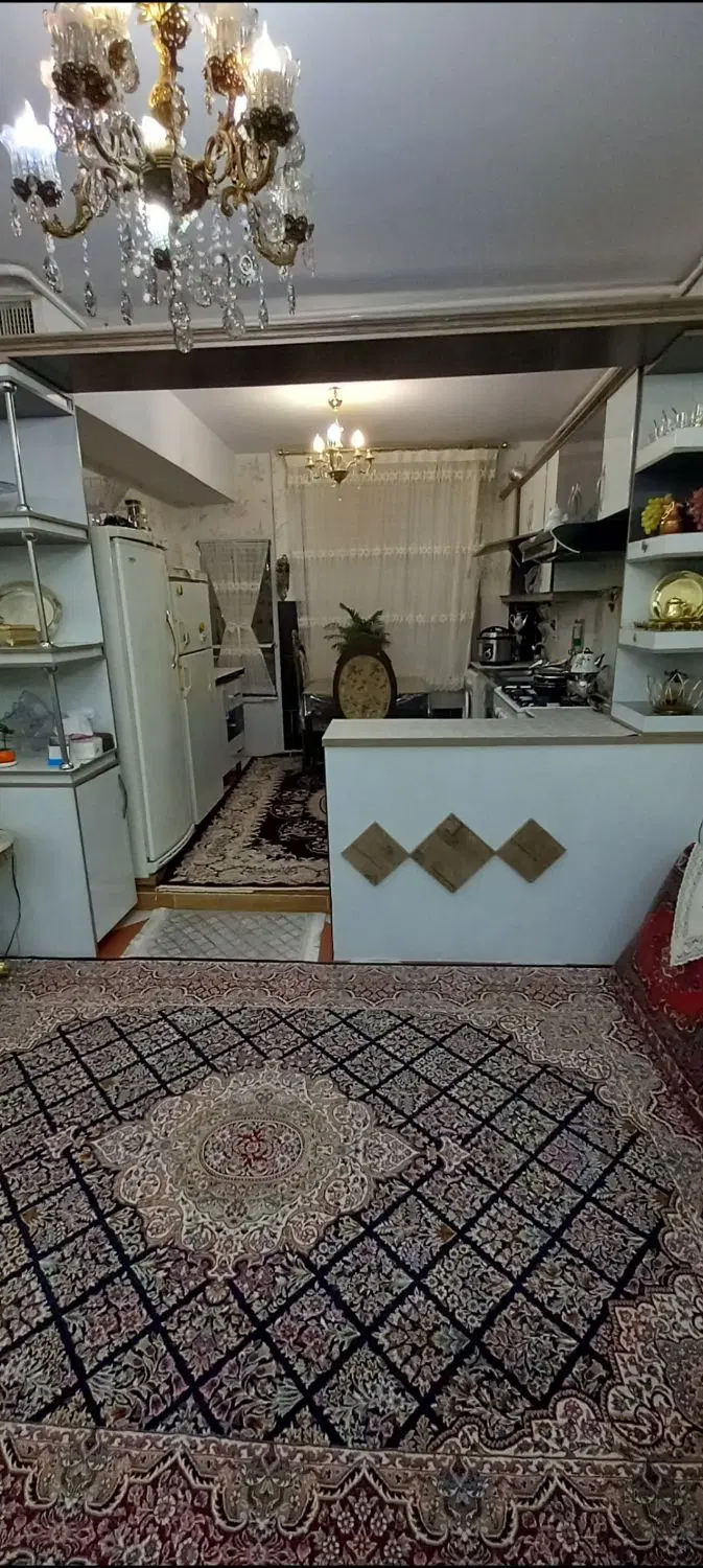 رهن ۹۰ متری دو خواب بلوار کشاورز