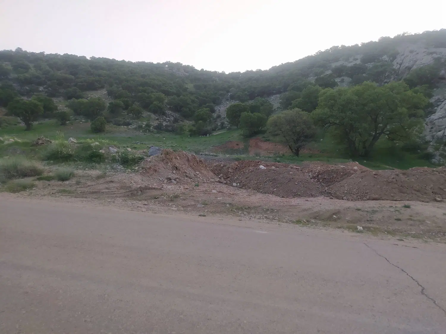 زمین دشتک سیسخت