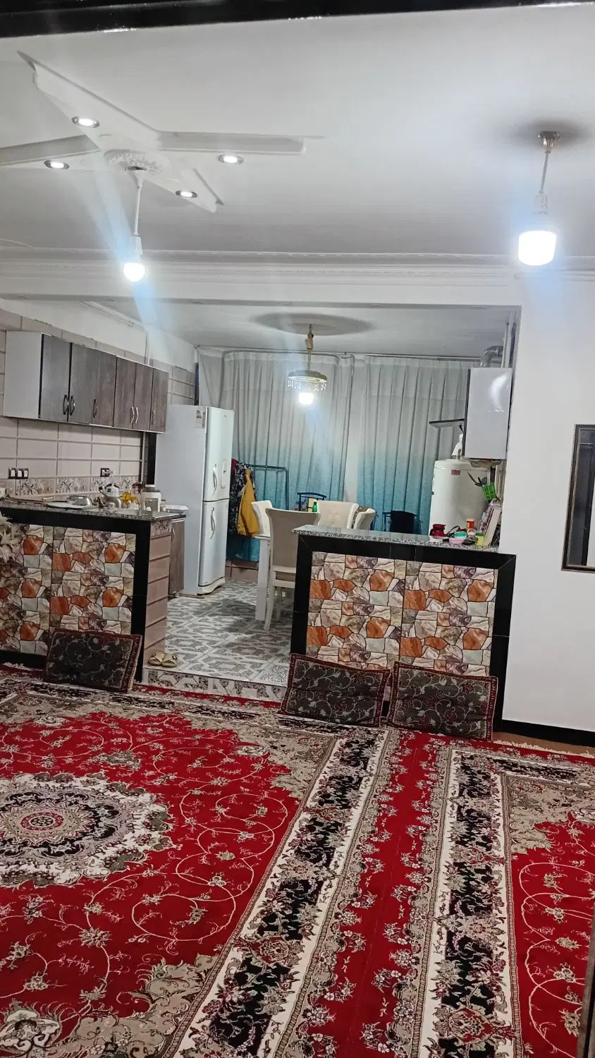 یک واحد مسکونی طبقه دوم به مساحت ۹۰متر