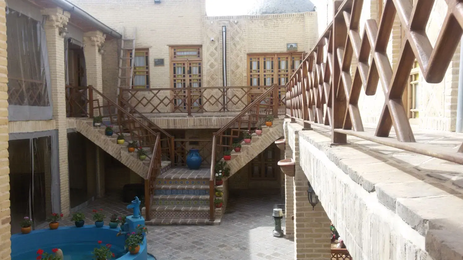آپارتمان تک واحدی 65 متری