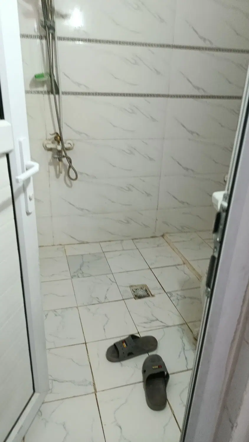 خانه طبقه بالا گلزارشهدا