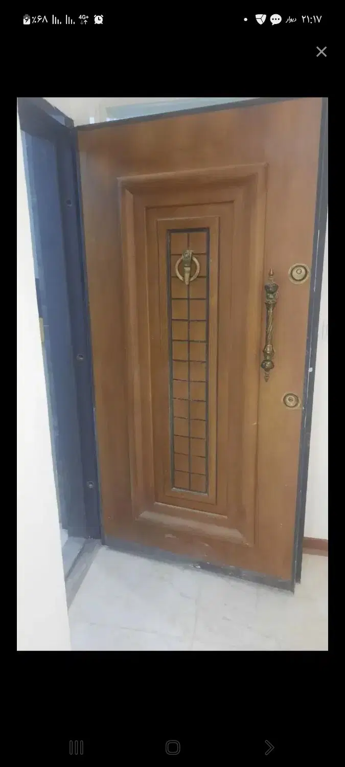 ۲۰ متر مغازه و ۹۰زیرزمین انباری تجاری خ دانشگاه