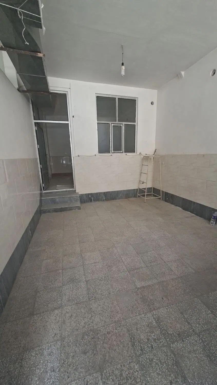 ۱۰۰ متر خوش‌نقشه، همکف، پارکینگ‌دار