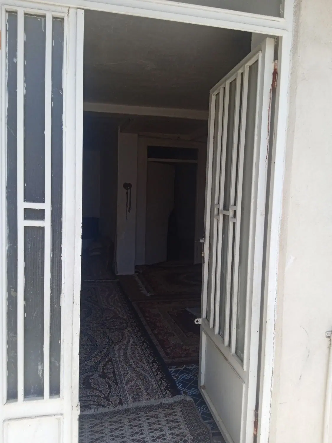 با سلام فروش خانه کلنگی سنددار در قلب شهر