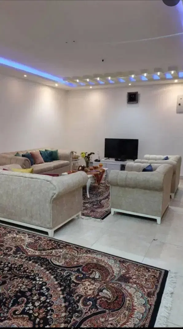 واحد 92 متری در برج سالاری
