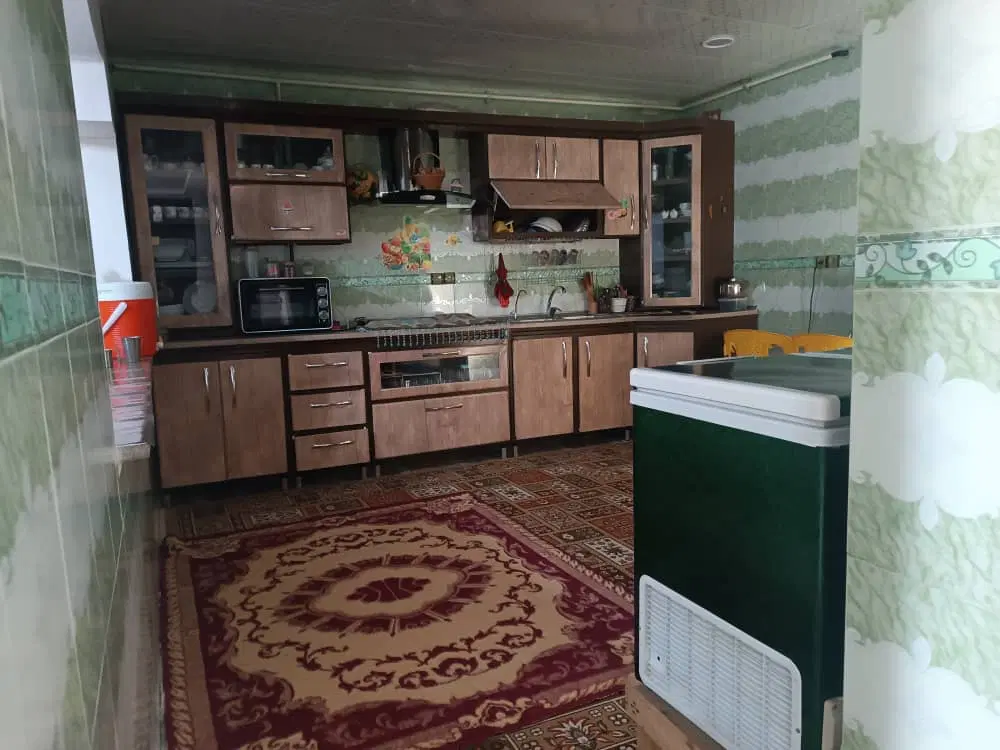 یک خانه روستای لاور شرقی