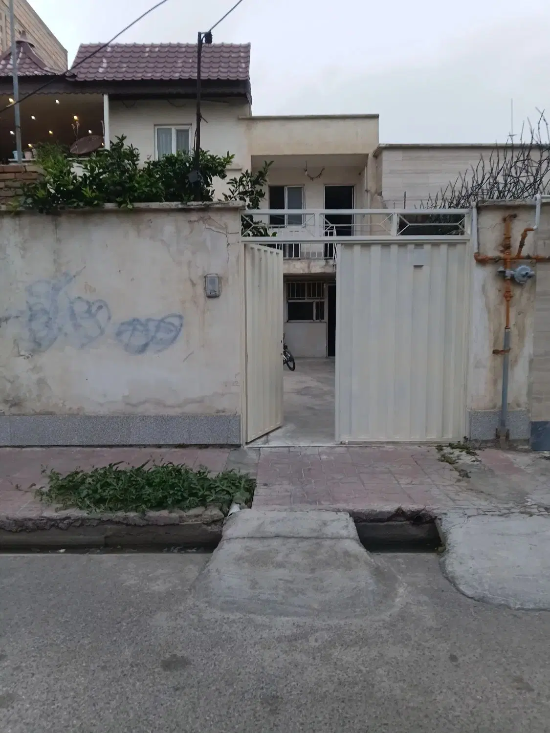 ویلایی ۷۰ متری راه مشترک.شهرک فرهنگیان
