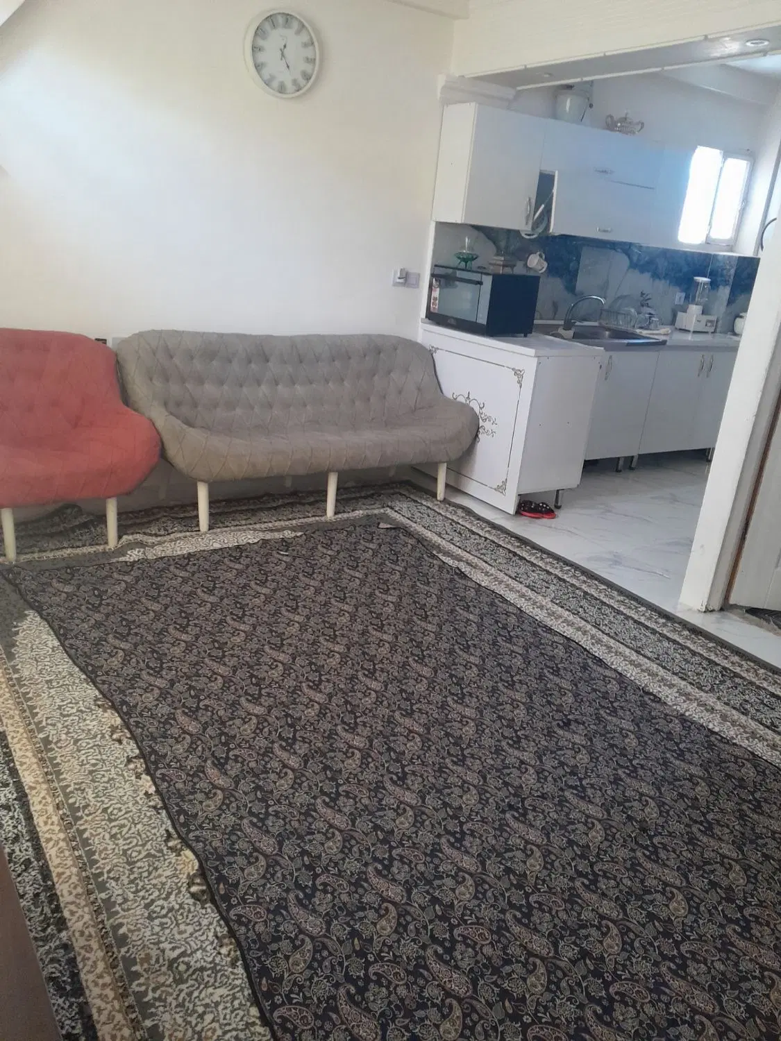 اپارتمان ۵۰متری نوساز زارع ۱۰ کوچه نگار طبقه ۴