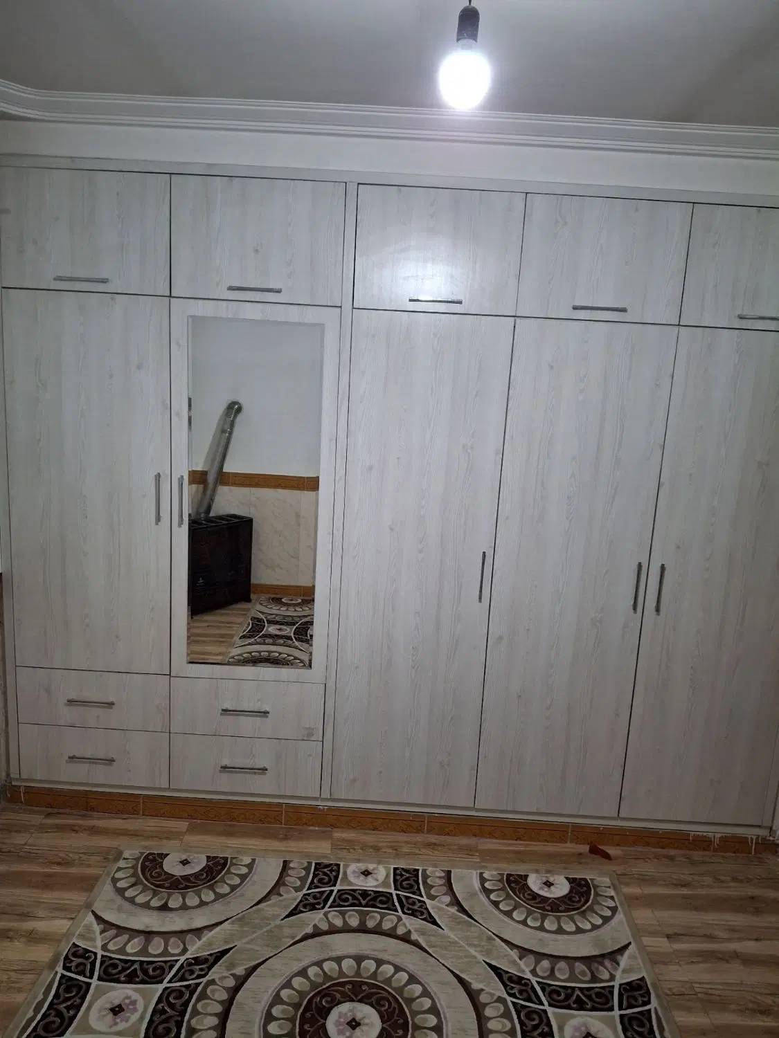 سلام یک باب منزل مسکونی طبقه سوم