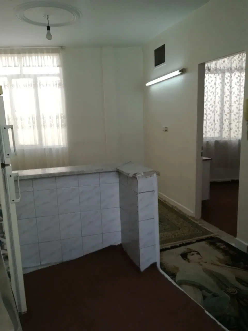 واحد 31 متری مترو پیروزی