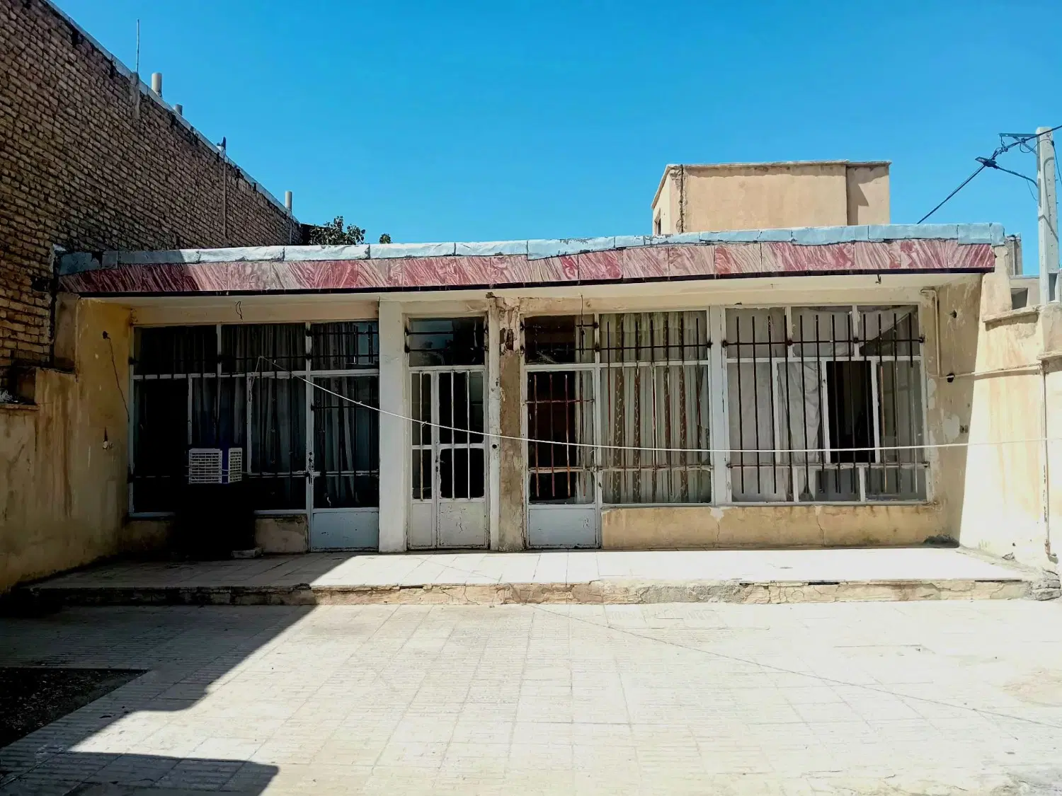 فروش بنای ۱۸۱متری در حوالی ۱۵خرداد